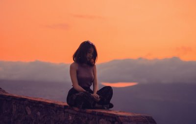 ​关于女生简单气质高冷说说短语