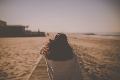 ​深夜梦中惊醒的说说心情 突然被梦惊醒心情说说