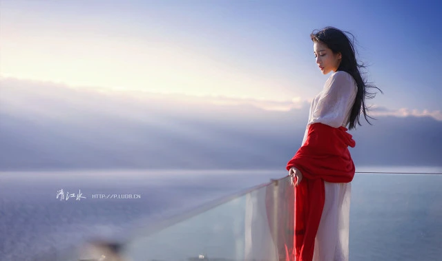 委屈到死的说说痛哭流涕 人变了心言而无信