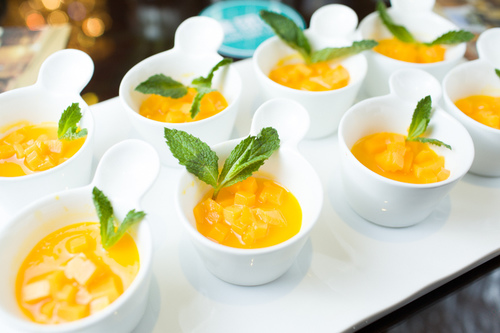 适合在奶茶店发的说说 喝奶茶时发的说说