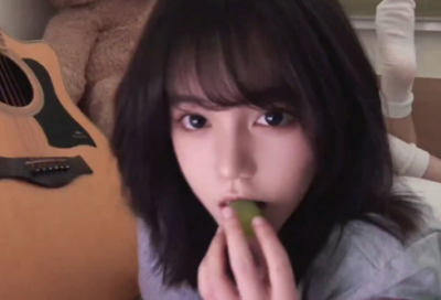 ​默默等一个人的句子 心里等待一个人的说说