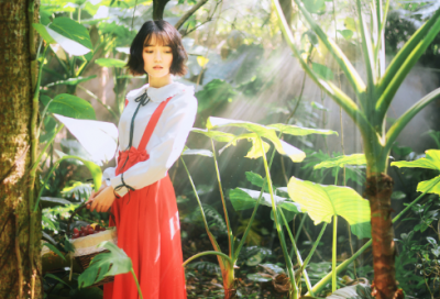 ​关于女人喝红酒的句子